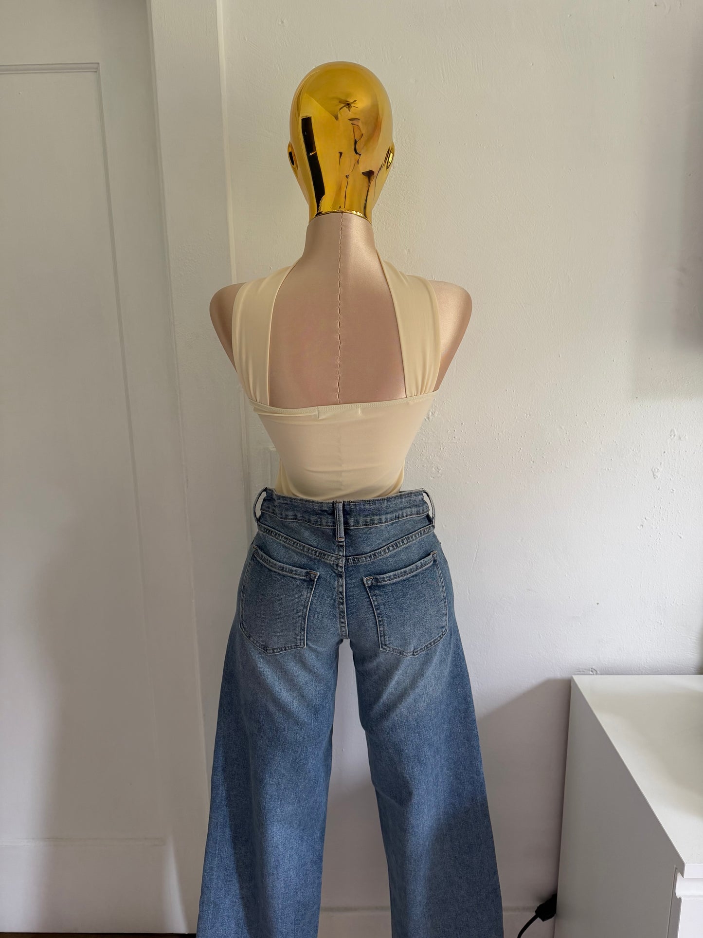 Leslie yellow top