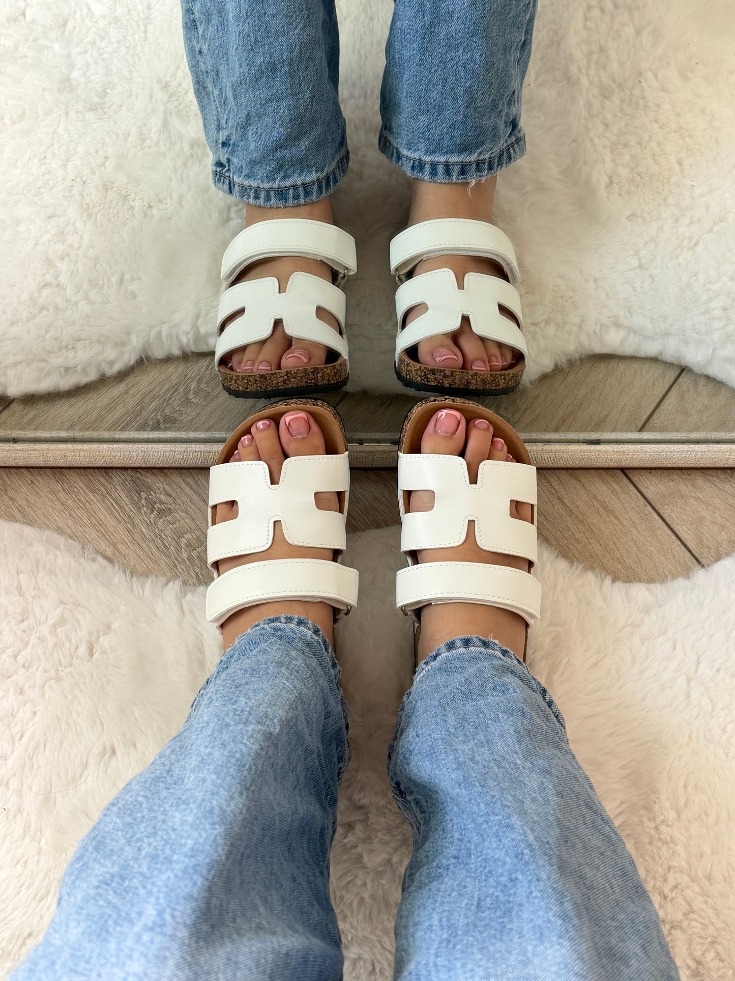 Monse white slide