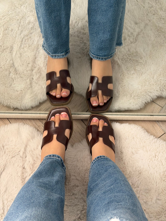 Sofia chocolate slide